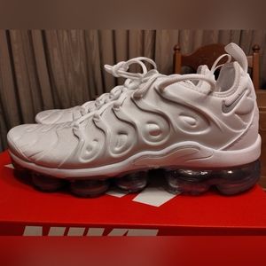 White Air Vapormax Plus